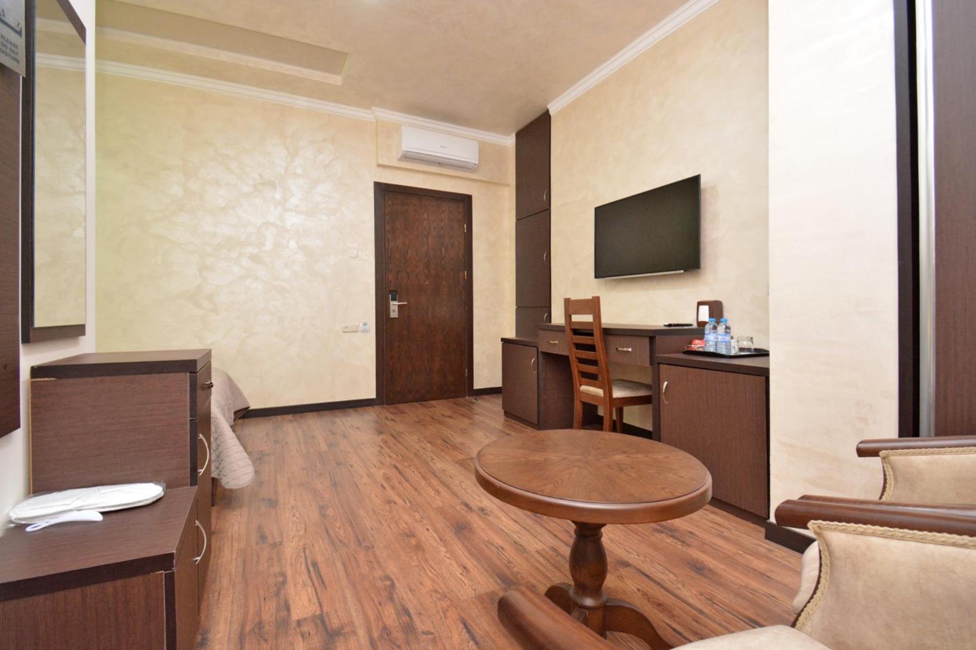 Partez Hotel Єреван Екстер'єр фото