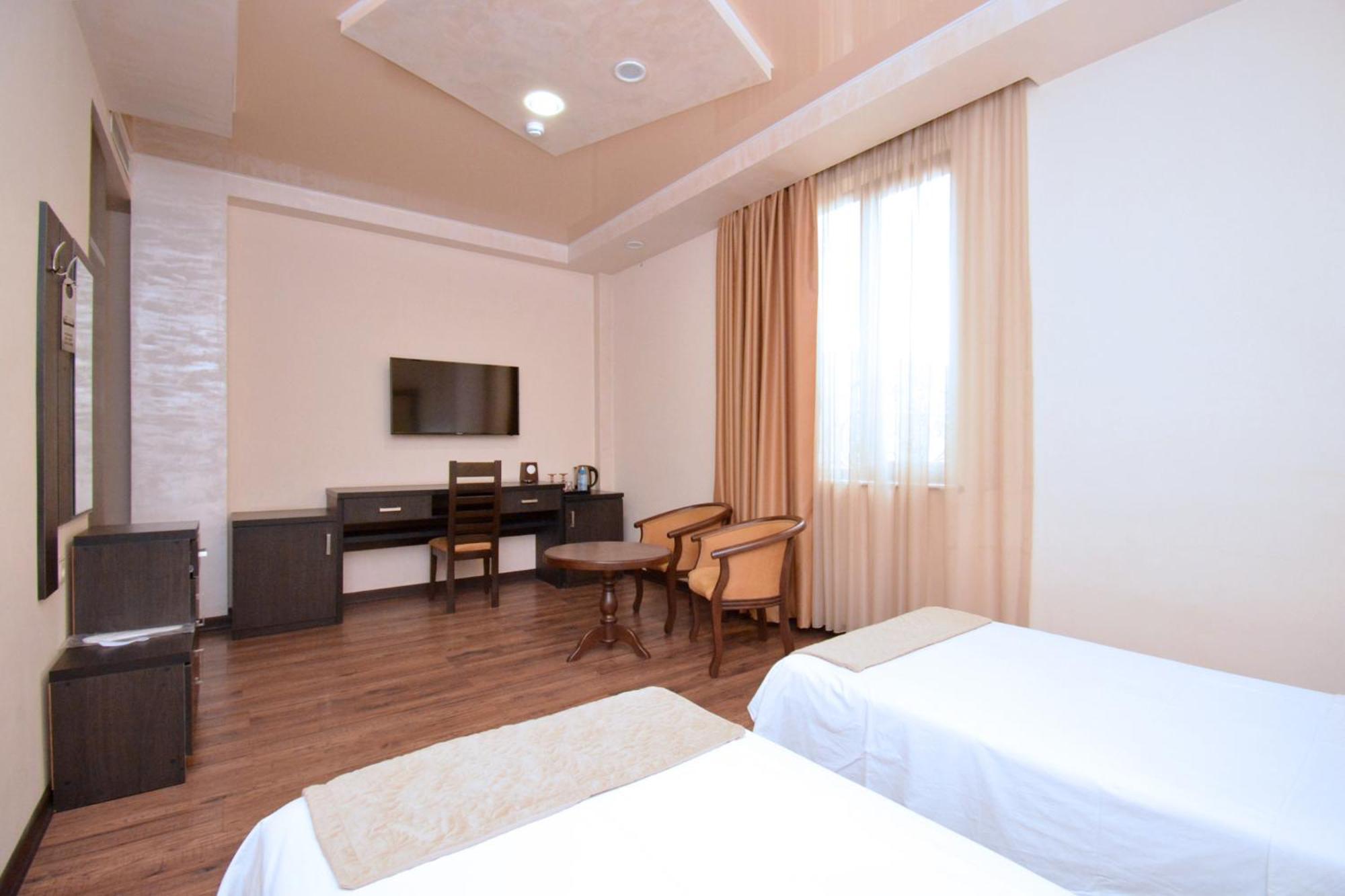 Partez Hotel Єреван Екстер'єр фото