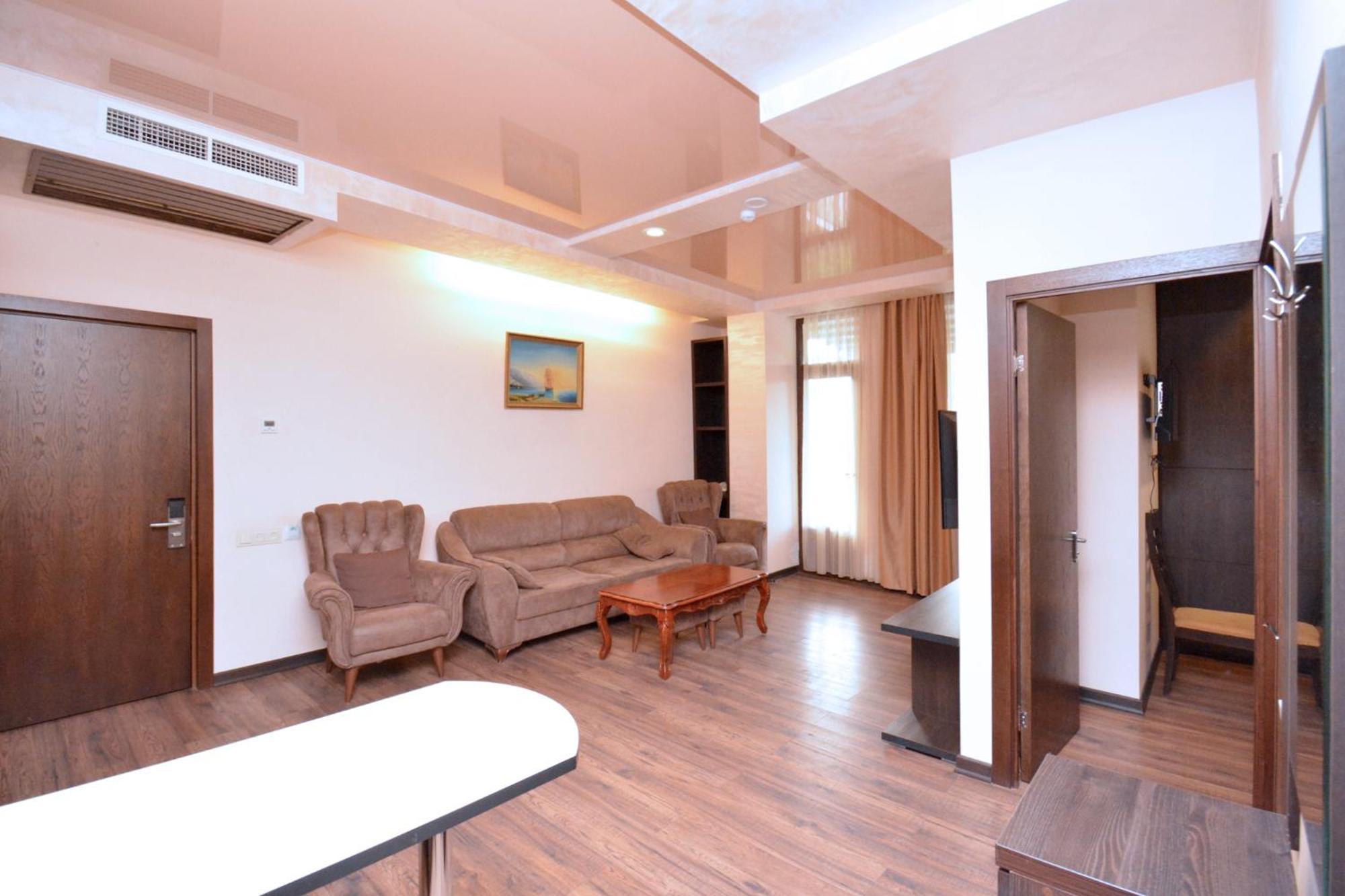 Partez Hotel Єреван Екстер'єр фото