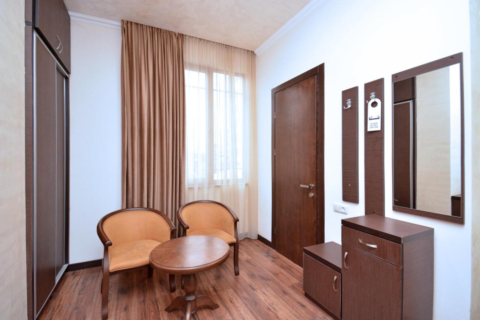 Partez Hotel Єреван Екстер'єр фото