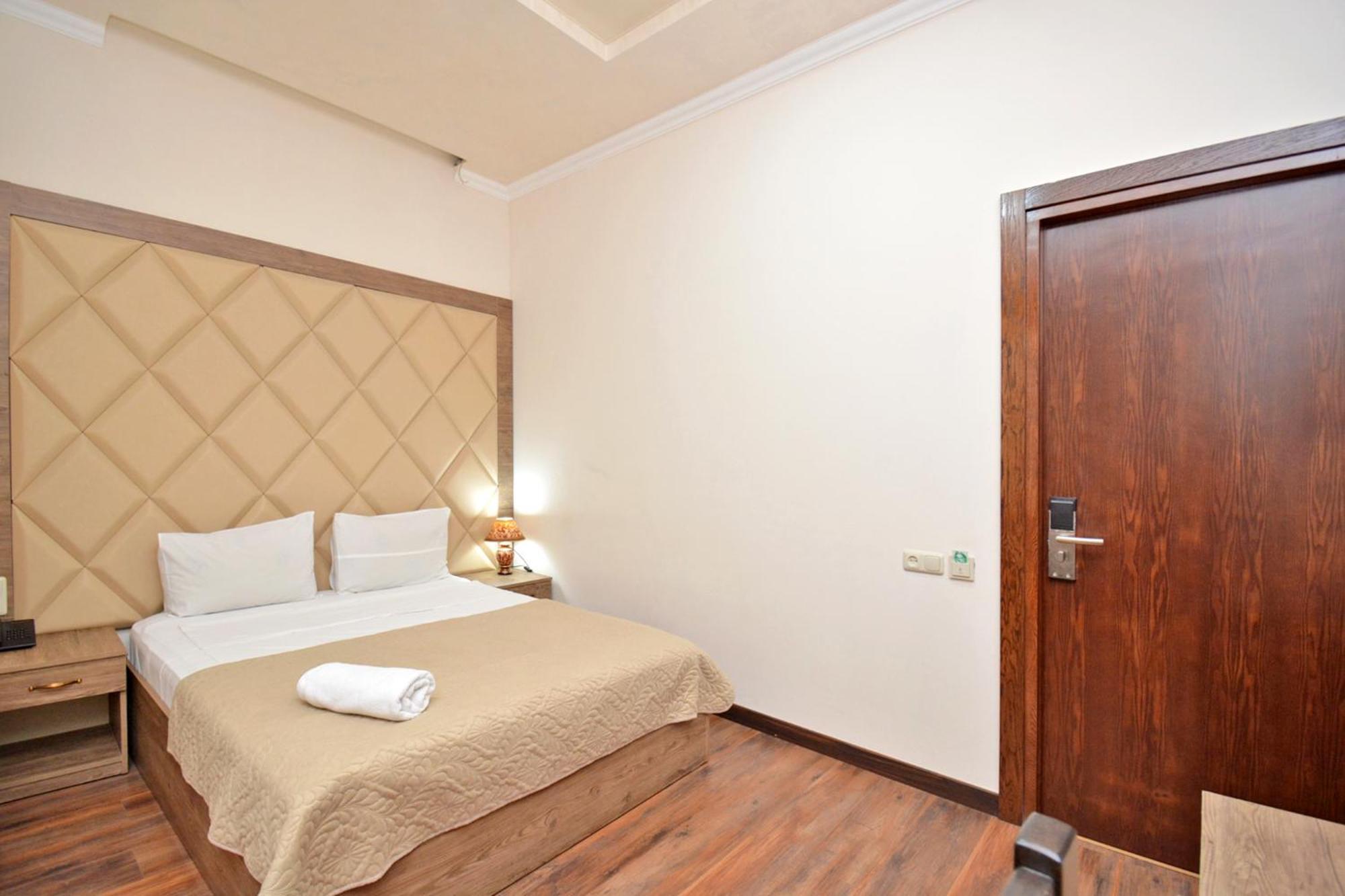 Partez Hotel Єреван Екстер'єр фото