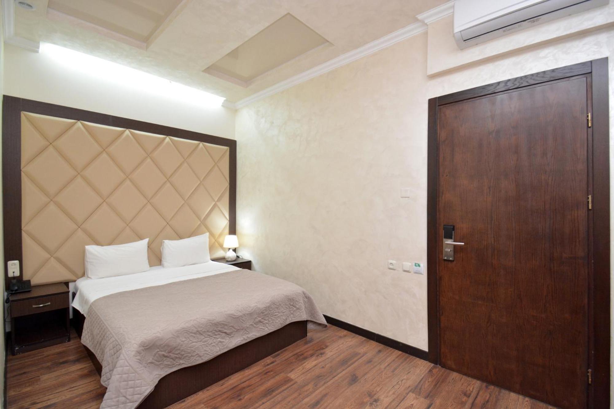 Partez Hotel Єреван Екстер'єр фото
