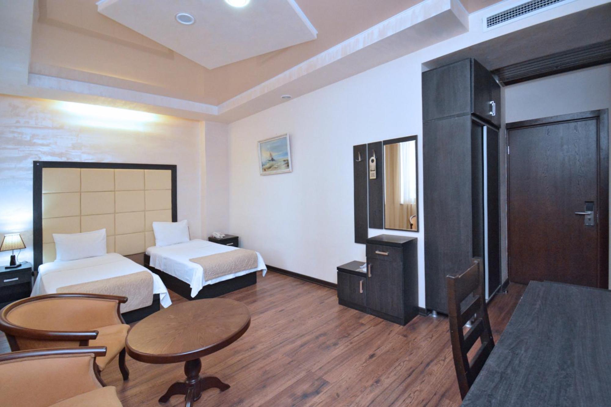 Partez Hotel Єреван Екстер'єр фото